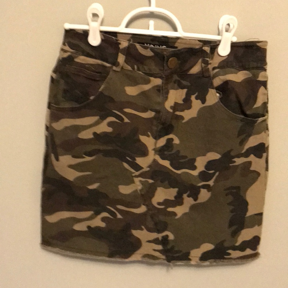 YOINS camo mini skirt - super stretchy material